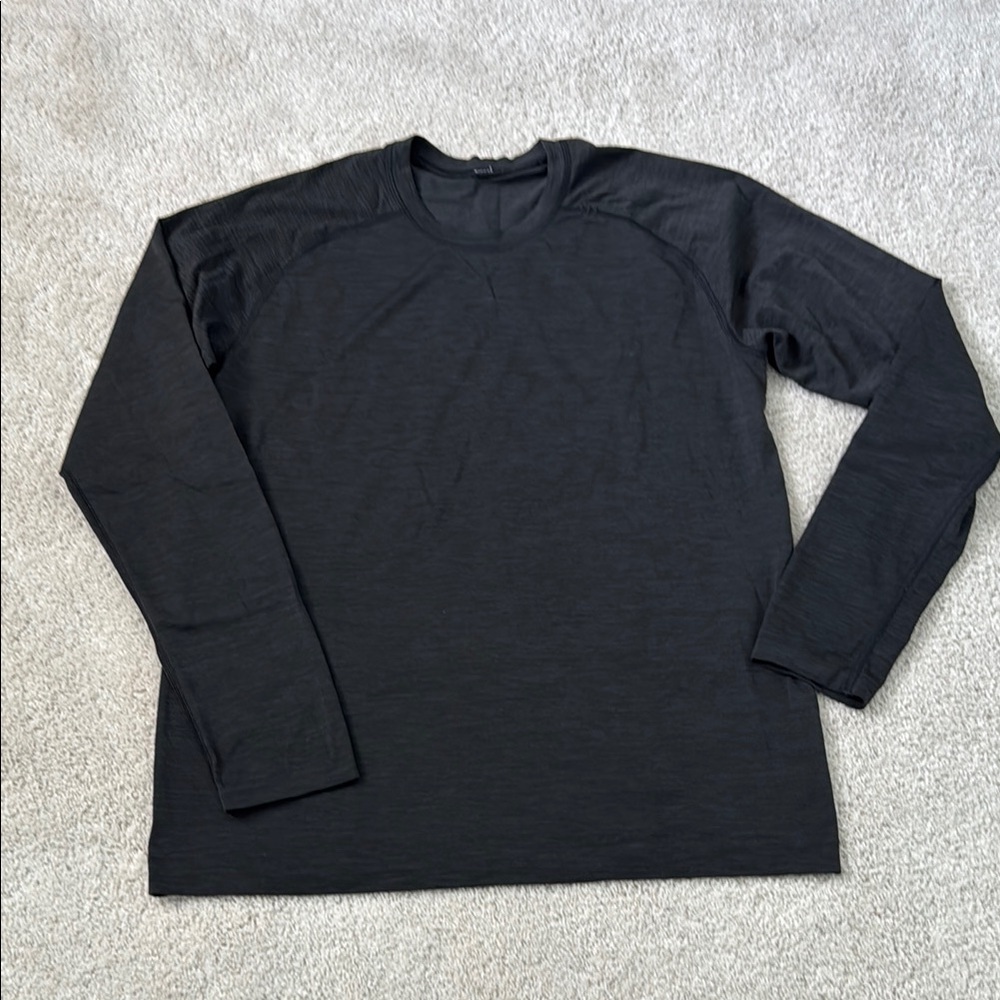 Lululemon Men's Long Sleeve Gym Workout Shirt